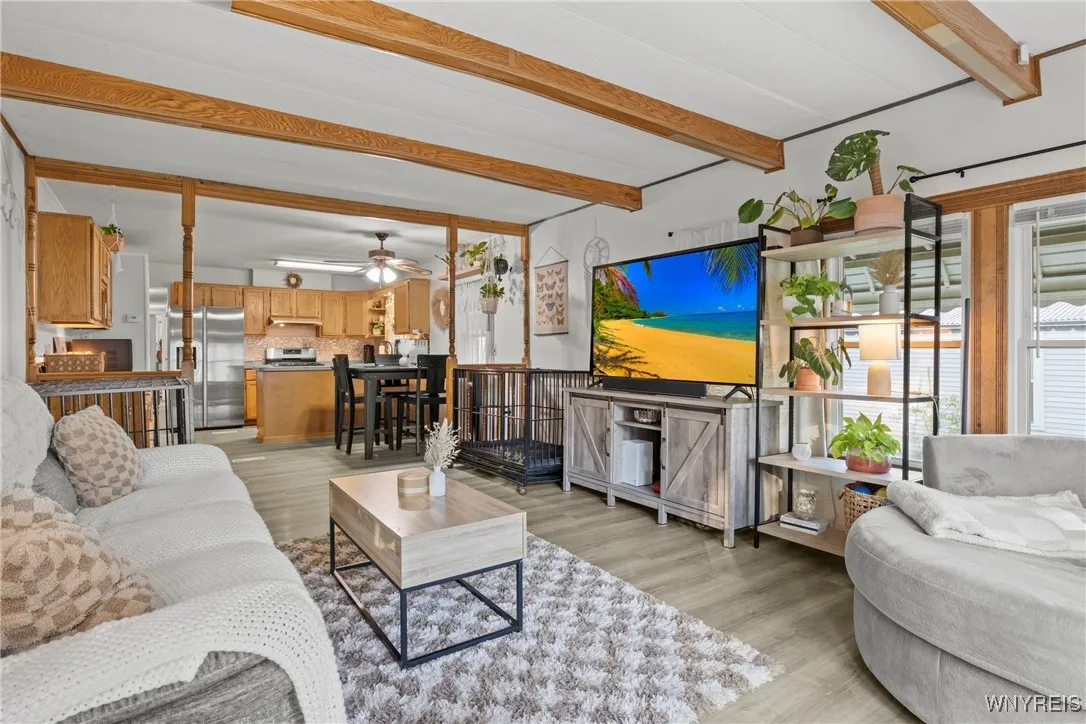 41 Burgundy Circle, West Seneca, New York 14224, West Seneca, New York 14224, 2 Bedrooms Bedrooms, 6 Rooms Rooms,1 BathroomBathrooms,Residential,For Sale,41 Burgundy Circle, West Seneca, New York 14224,B1629560