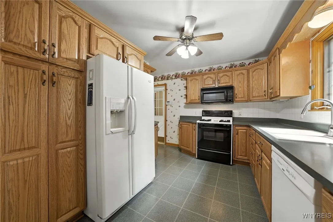 6218 Armor Duells Road, Orchard Park, New York 141, Orchard Park, New York 14127, 2 Bedrooms Bedrooms, 5 Rooms Rooms,1 BathroomBathrooms,Residential,For Sale,6218 Armor Duells Road, Orchard Park, New York 141,B1629539