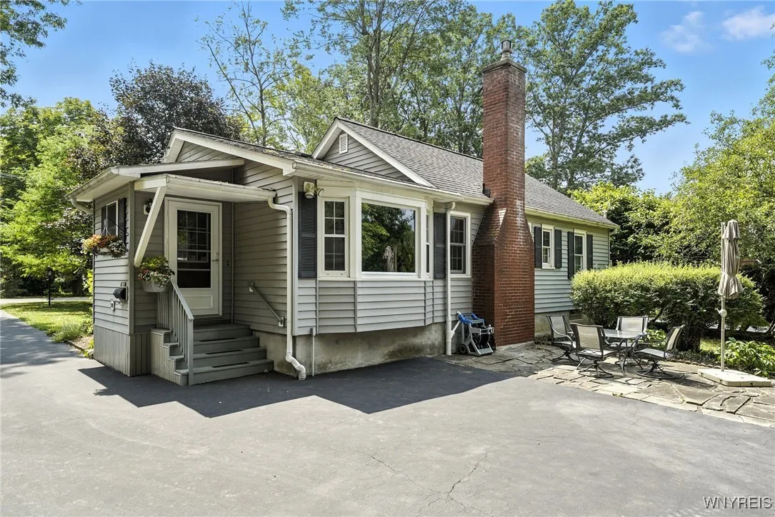 6218 Armor Duells Road, Orchard Park, New York 141, Orchard Park, New York 14127, 2 Bedrooms Bedrooms, 5 Rooms Rooms,1 BathroomBathrooms,Residential,For Sale,6218 Armor Duells Road, Orchard Park, New York 141,B1629539