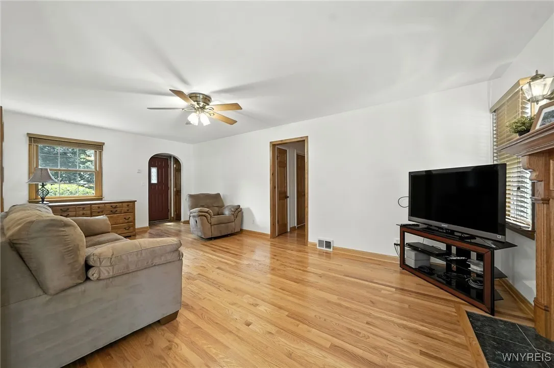 6218 Armor Duells Road, Orchard Park, New York 141, Orchard Park, New York 14127, 2 Bedrooms Bedrooms, 5 Rooms Rooms,1 BathroomBathrooms,Residential,For Sale,6218 Armor Duells Road, Orchard Park, New York 141,B1629539