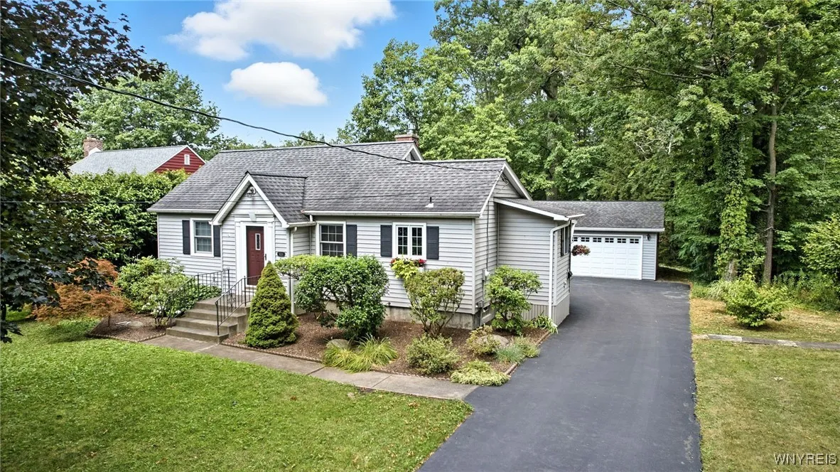 6218 Armor Duells Road, Orchard Park, New York 141, Orchard Park, New York 14127, 2 Bedrooms Bedrooms, 5 Rooms Rooms,1 BathroomBathrooms,Residential,For Sale,6218 Armor Duells Road, Orchard Park, New York 141,B1629539
