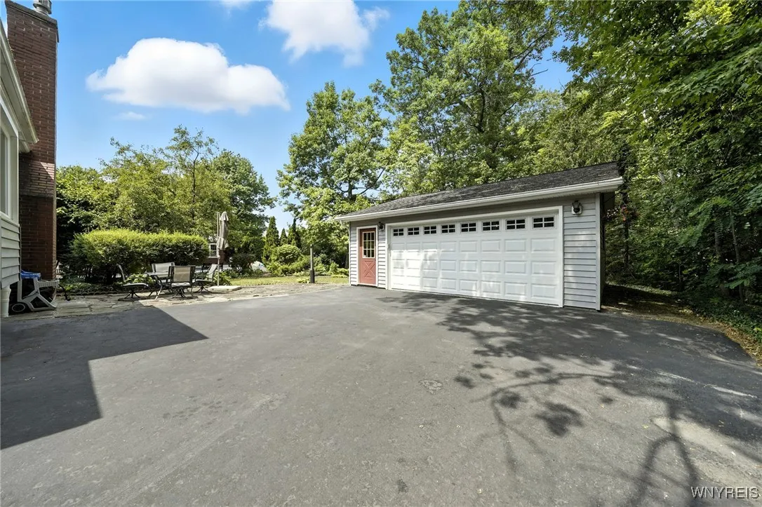 6218 Armor Duells Road, Orchard Park, New York 141, Orchard Park, New York 14127, 2 Bedrooms Bedrooms, 5 Rooms Rooms,1 BathroomBathrooms,Residential,For Sale,6218 Armor Duells Road, Orchard Park, New York 141,B1629539