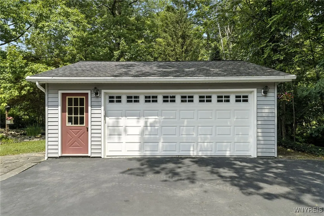 6218 Armor Duells Road, Orchard Park, New York 141, Orchard Park, New York 14127, 2 Bedrooms Bedrooms, 5 Rooms Rooms,1 BathroomBathrooms,Residential,For Sale,6218 Armor Duells Road, Orchard Park, New York 141,B1629539