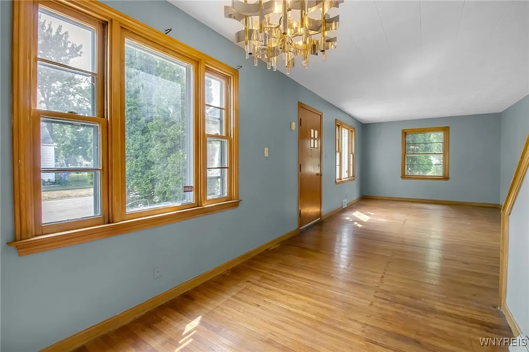 959 Riverview Boulevard, Tonawanda, New York 14150, Tonawanda, New York 14150, 3 Bedrooms Bedrooms, 6 Rooms Rooms,1 BathroomBathrooms,Residential,For Sale,959 Riverview Boulevard, Tonawanda, New York 14150,B1629516