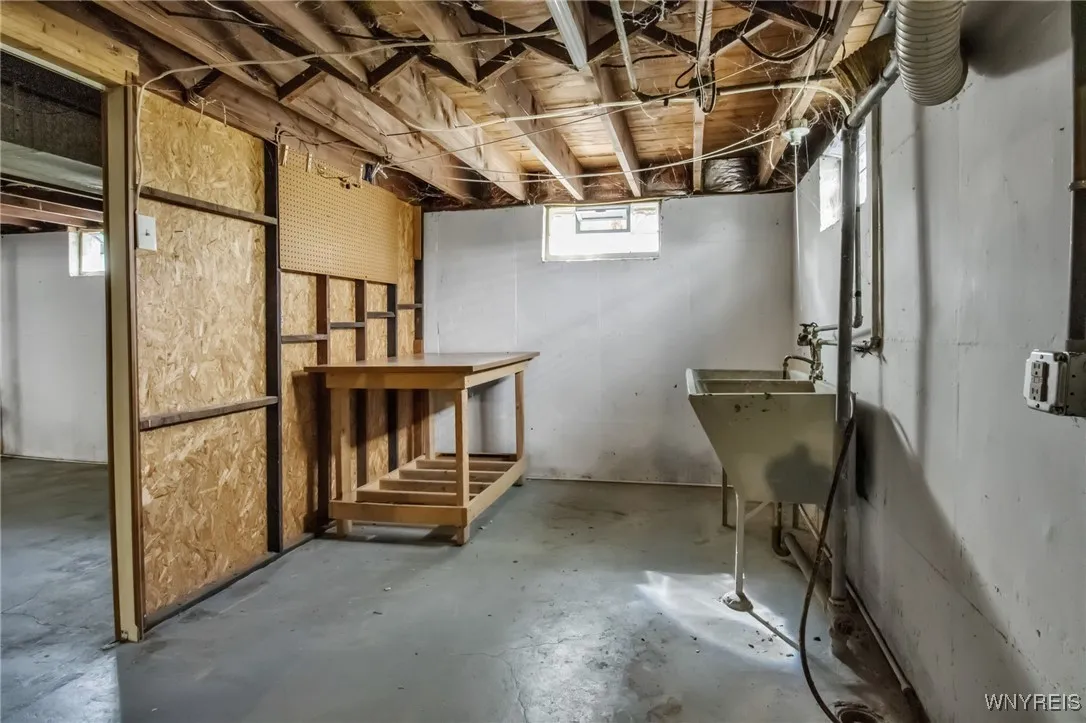 959 Riverview Boulevard, Tonawanda, New York 14150, Tonawanda, New York 14150, 3 Bedrooms Bedrooms, 6 Rooms Rooms,1 BathroomBathrooms,Residential,For Sale,959 Riverview Boulevard, Tonawanda, New York 14150,B1629516