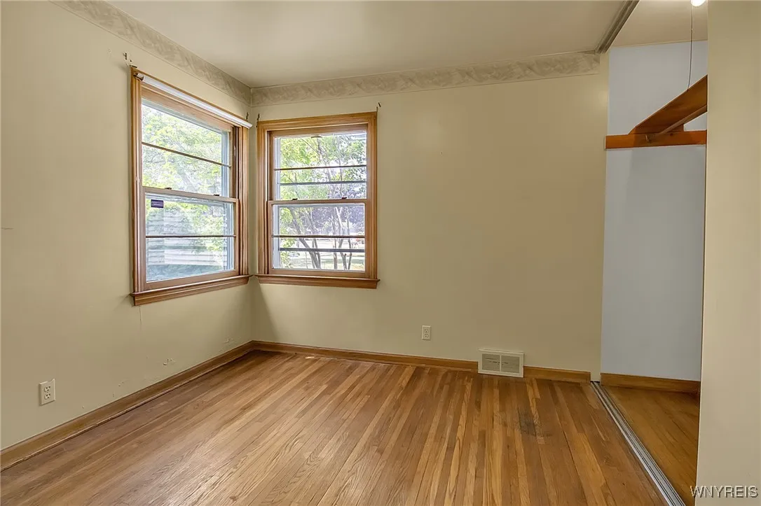 959 Riverview Boulevard, Tonawanda, New York 14150, Tonawanda, New York 14150, 3 Bedrooms Bedrooms, 6 Rooms Rooms,1 BathroomBathrooms,Residential,For Sale,959 Riverview Boulevard, Tonawanda, New York 14150,B1629516