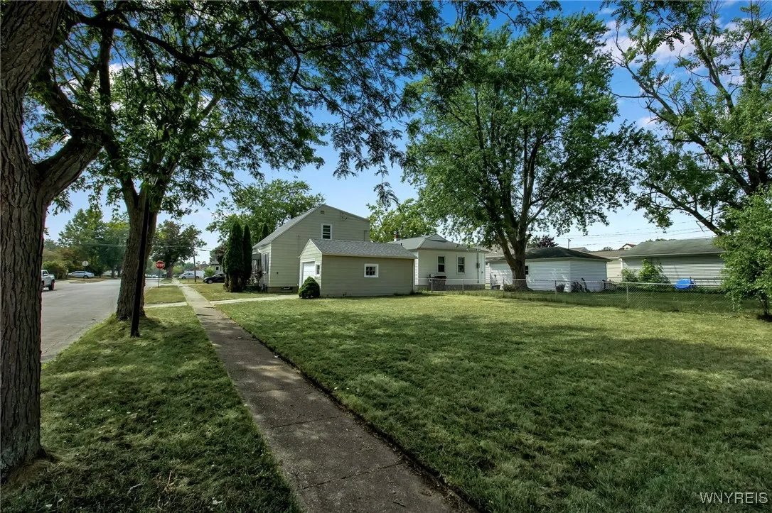 959 Riverview Boulevard, Tonawanda, New York 14150, Tonawanda, New York 14150, 3 Bedrooms Bedrooms, 6 Rooms Rooms,1 BathroomBathrooms,Residential,For Sale,959 Riverview Boulevard, Tonawanda, New York 14150,B1629516