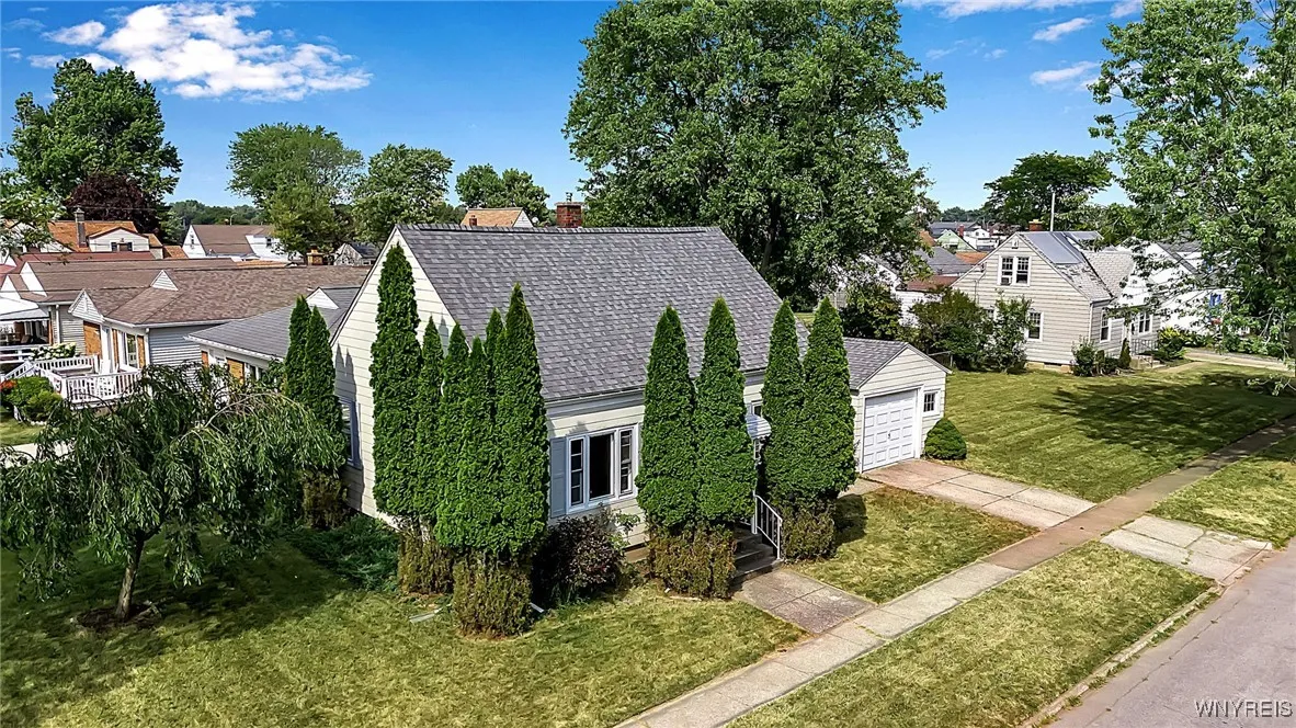 959 Riverview Boulevard, Tonawanda, New York 14150, Tonawanda, New York 14150, 3 Bedrooms Bedrooms, 6 Rooms Rooms,1 BathroomBathrooms,Residential,For Sale,959 Riverview Boulevard, Tonawanda, New York 14150,B1629516