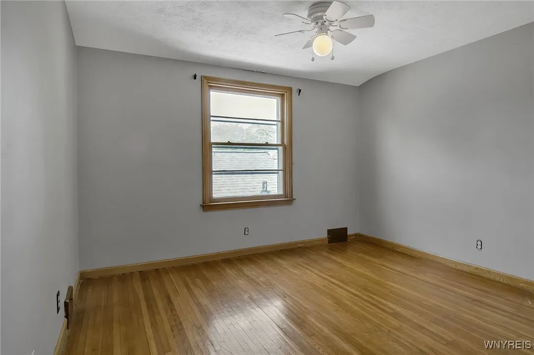 959 Riverview Boulevard, Tonawanda, New York 14150, Tonawanda, New York 14150, 3 Bedrooms Bedrooms, 6 Rooms Rooms,1 BathroomBathrooms,Residential,For Sale,959 Riverview Boulevard, Tonawanda, New York 14150,B1629516