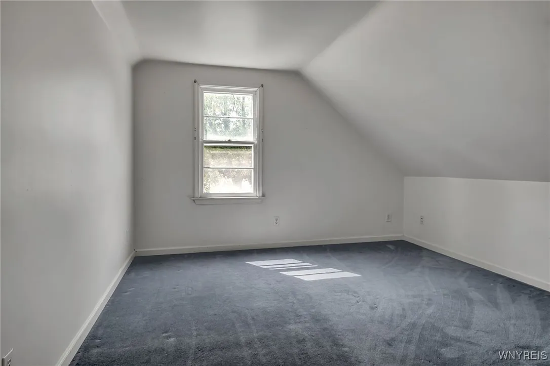 959 Riverview Boulevard, Tonawanda, New York 14150, Tonawanda, New York 14150, 3 Bedrooms Bedrooms, 6 Rooms Rooms,1 BathroomBathrooms,Residential,For Sale,959 Riverview Boulevard, Tonawanda, New York 14150,B1629516