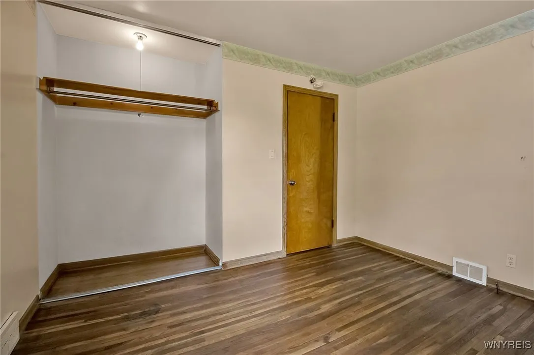 959 Riverview Boulevard, Tonawanda, New York 14150, Tonawanda, New York 14150, 3 Bedrooms Bedrooms, 6 Rooms Rooms,1 BathroomBathrooms,Residential,For Sale,959 Riverview Boulevard, Tonawanda, New York 14150,B1629516