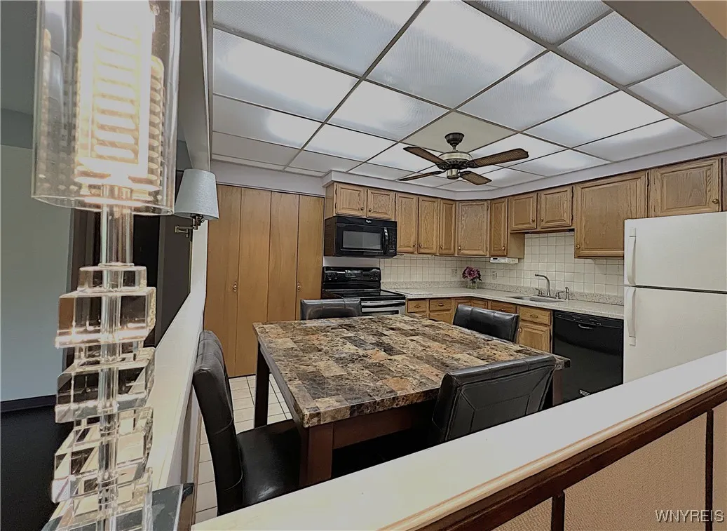 31 Park Lane Court, Amherst, New York 14221, Amherst, New York 14221, 3 Bedrooms Bedrooms, 6 Rooms Rooms,2 BathroomsBathrooms,Residential,For Sale,31 Park Lane Court, Amherst, New York 14221,B1627730