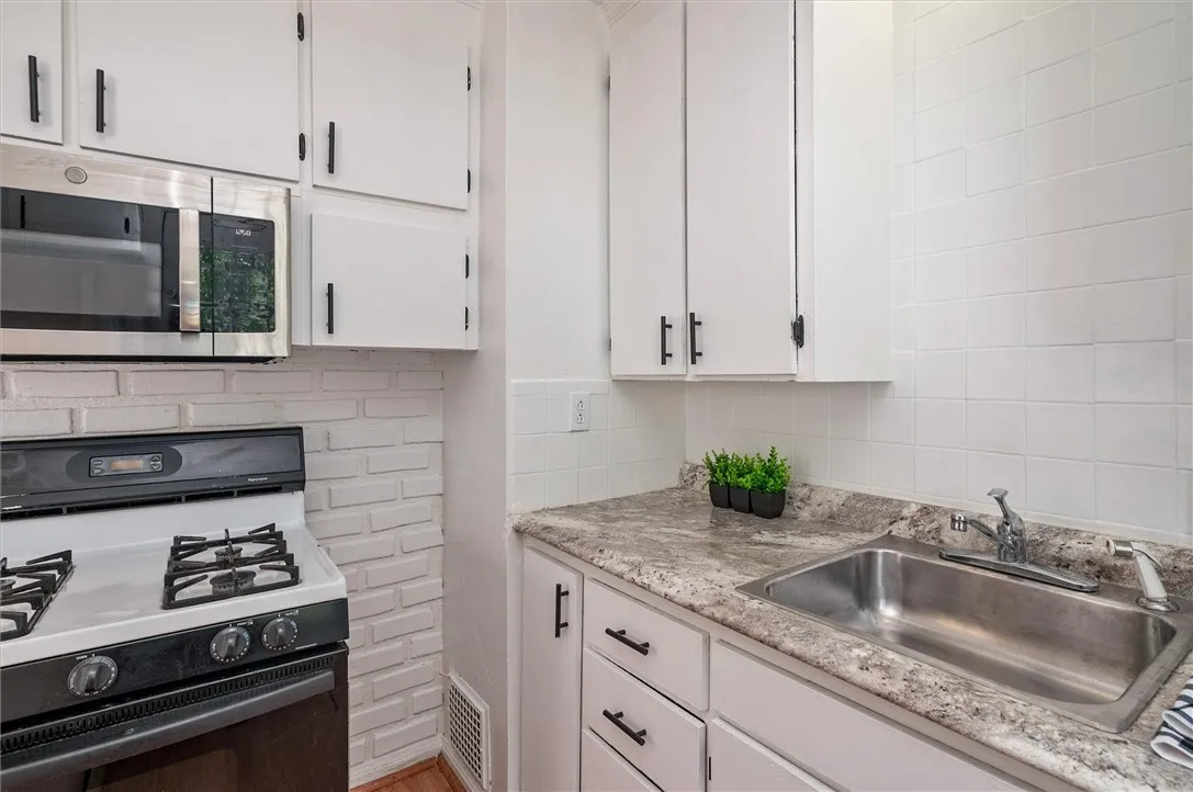 52 Leonard Road, Greece, New York 14616, Greece, New York 14616, 4 Bedrooms Bedrooms, 8 Rooms Rooms,2 BathroomsBathrooms,Residential,Closed,52 Leonard Road, Greece, New York 14616,0,R1628870