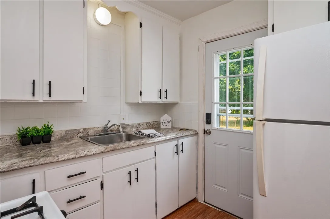 52 Leonard Road, Greece, New York 14616, Greece, New York 14616, 4 Bedrooms Bedrooms, 8 Rooms Rooms,2 BathroomsBathrooms,Residential,Closed,52 Leonard Road, Greece, New York 14616,0,R1628870
