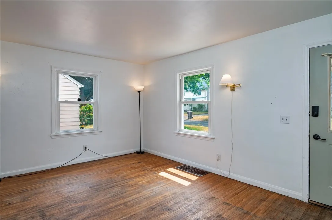 52 Leonard Road, Greece, New York 14616, Greece, New York 14616, 4 Bedrooms Bedrooms, 8 Rooms Rooms,2 BathroomsBathrooms,Residential,Closed,52 Leonard Road, Greece, New York 14616,0,R1628870