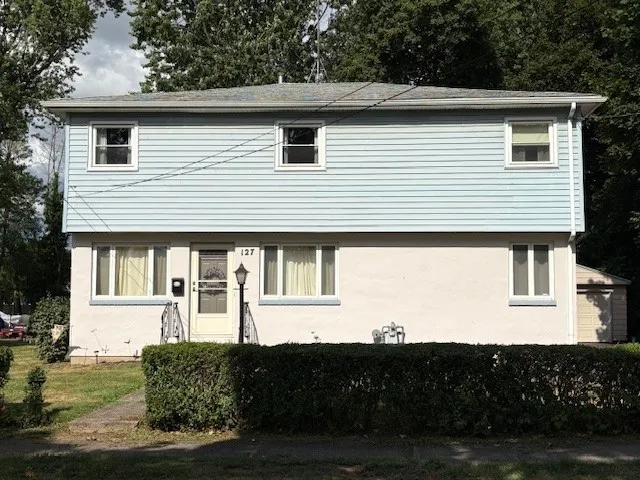 127 Belknap Street, Rochester, New York 14606, Rochester, New York 14606, 5 Bedrooms Bedrooms, 11 Rooms Rooms,2 BathroomsBathrooms,Residential,Closed,127 Belknap Street, Rochester, New York 14606,0,R1628920