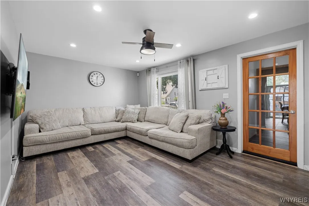 207 68th Street, Niagara Falls, New York 14304, Niagara Falls, New York 14304, 3 Bedrooms Bedrooms, 8 Rooms Rooms,2 BathroomsBathrooms,Residential,Closed,207 68th Street, Niagara Falls, New York 14304,0,B1629263