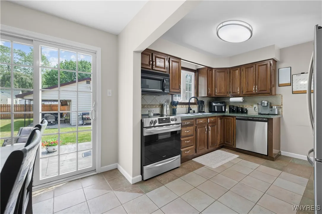 207 68th Street, Niagara Falls, New York 14304, Niagara Falls, New York 14304, 3 Bedrooms Bedrooms, 8 Rooms Rooms,2 BathroomsBathrooms,Residential,Closed,207 68th Street, Niagara Falls, New York 14304,0,B1629263