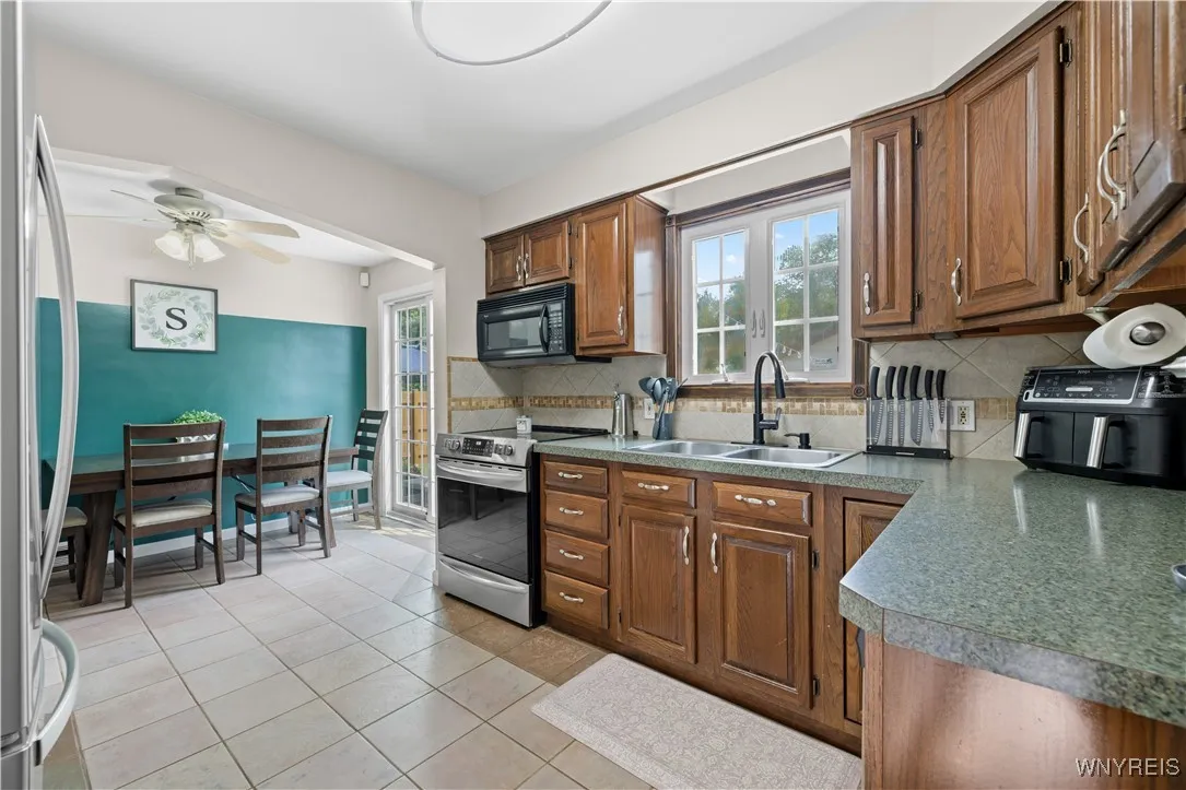 207 68th Street, Niagara Falls, New York 14304, Niagara Falls, New York 14304, 3 Bedrooms Bedrooms, 8 Rooms Rooms,2 BathroomsBathrooms,Residential,Closed,207 68th Street, Niagara Falls, New York 14304,0,B1629263