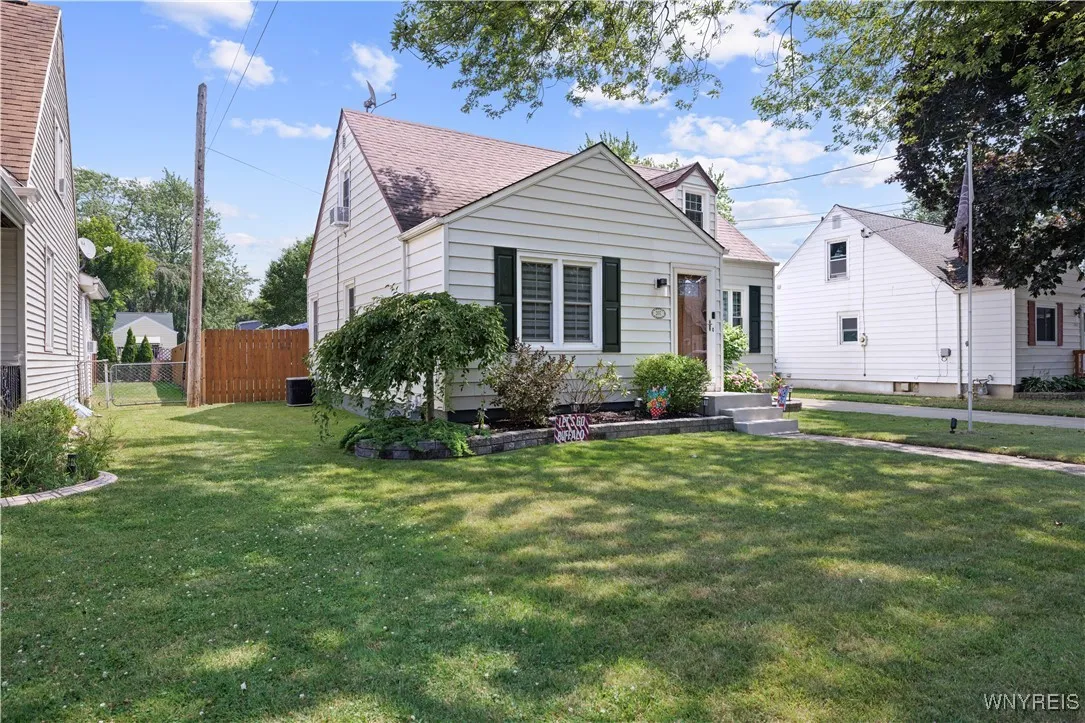 207 68th Street, Niagara Falls, New York 14304, Niagara Falls, New York 14304, 3 Bedrooms Bedrooms, 8 Rooms Rooms,2 BathroomsBathrooms,Residential,Closed,207 68th Street, Niagara Falls, New York 14304,0,B1629263