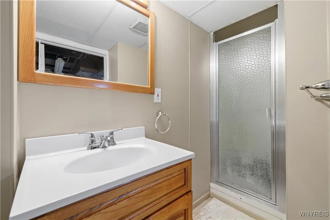 207 68th Street, Niagara Falls, New York 14304, Niagara Falls, New York 14304, 3 Bedrooms Bedrooms, 8 Rooms Rooms,2 BathroomsBathrooms,Residential,Closed,207 68th Street, Niagara Falls, New York 14304,0,B1629263