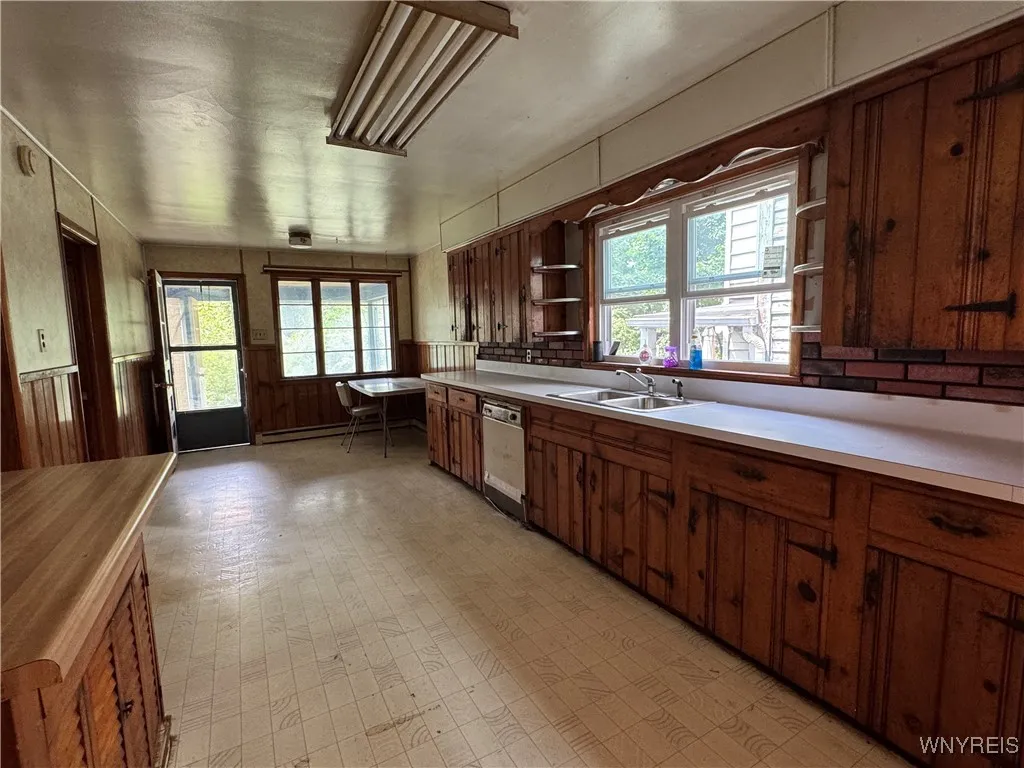 492 Normal Avenue, Buffalo, New York 14213, Buffalo, New York 14213, 4 Bedrooms Bedrooms, ,2 BathroomsBathrooms,Residential,Closed,492 Normal Avenue, Buffalo, New York 14213,0,B1629588