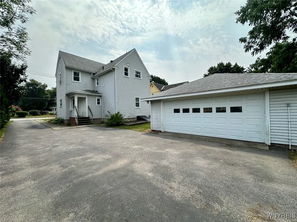 76 Wolcott Street, Leroy, New York 14482, Leroy, New York 14482, 4 Bedrooms Bedrooms, ,2 BathroomsBathrooms,Residential,Closed,76 Wolcott Street, Leroy, New York 14482,0,B1629291