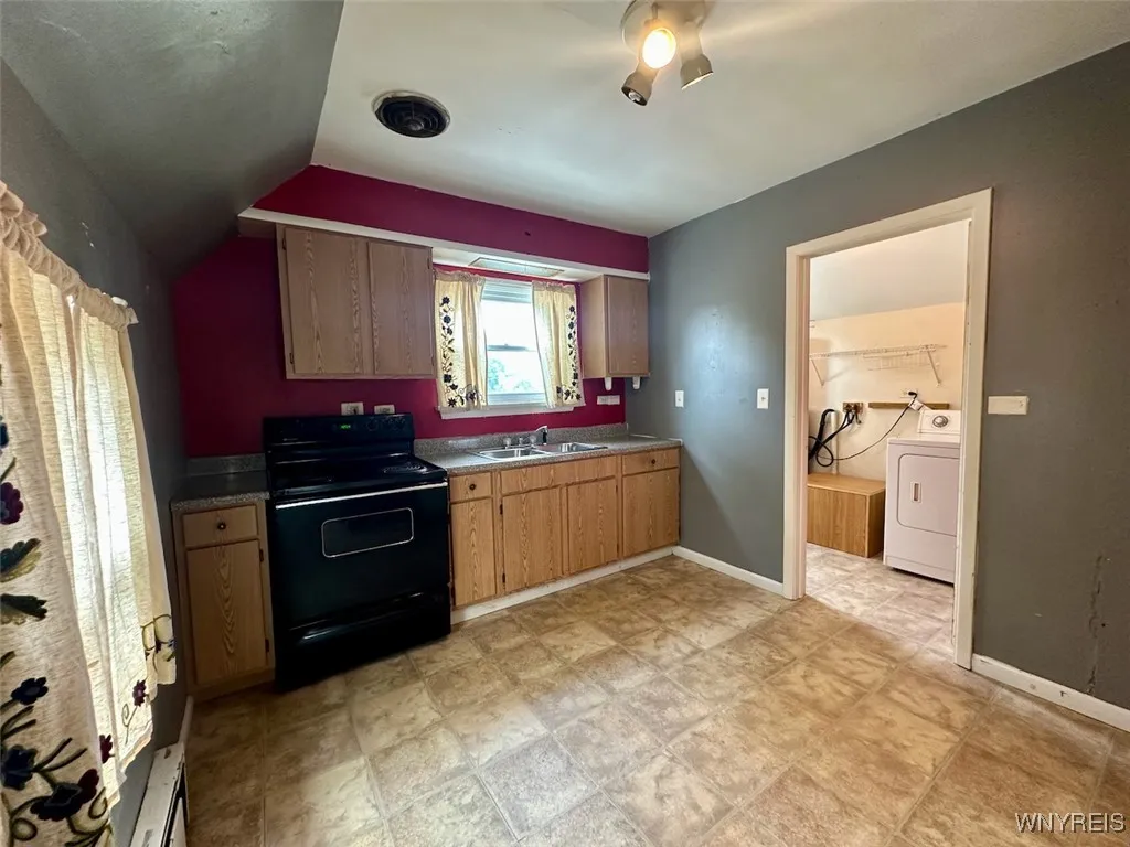 76 Wolcott Street, Leroy, New York 14482, Leroy, New York 14482, 4 Bedrooms Bedrooms, ,2 BathroomsBathrooms,Residential,Closed,76 Wolcott Street, Leroy, New York 14482,0,B1629291