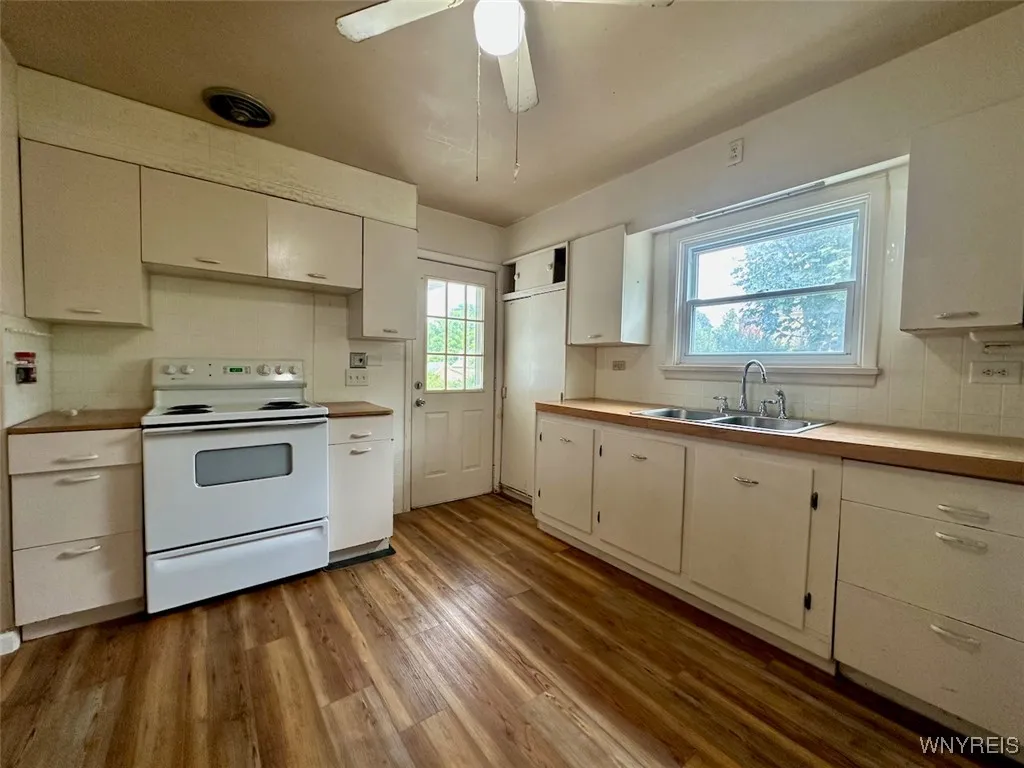 76 Wolcott Street, Leroy, New York 14482, Leroy, New York 14482, 4 Bedrooms Bedrooms, ,2 BathroomsBathrooms,Residential,Closed,76 Wolcott Street, Leroy, New York 14482,0,B1629291