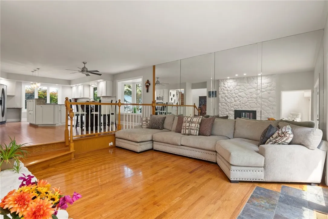 17 Shingle Mill Road, Irondequoit, New York 14609, Irondequoit, New York 14609, 4 Bedrooms Bedrooms, 9 Rooms Rooms,3 BathroomsBathrooms,Residential,Closed,17 Shingle Mill Road, Irondequoit, New York 14609,0,R1628210