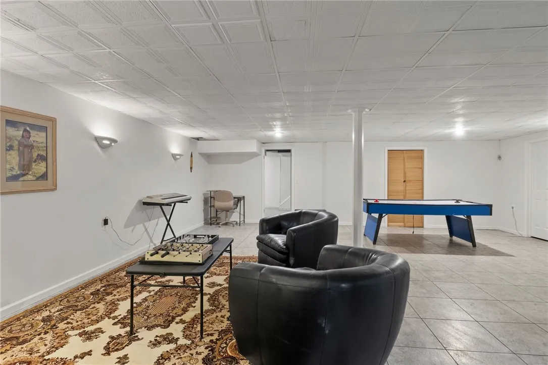 17 Shingle Mill Road, Irondequoit, New York 14609, Irondequoit, New York 14609, 4 Bedrooms Bedrooms, 9 Rooms Rooms,3 BathroomsBathrooms,Residential,Closed,17 Shingle Mill Road, Irondequoit, New York 14609,0,R1628210