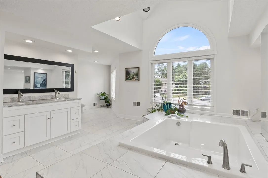 17 Shingle Mill Road, Irondequoit, New York 14609, Irondequoit, New York 14609, 4 Bedrooms Bedrooms, 9 Rooms Rooms,3 BathroomsBathrooms,Residential,Closed,17 Shingle Mill Road, Irondequoit, New York 14609,0,R1628210