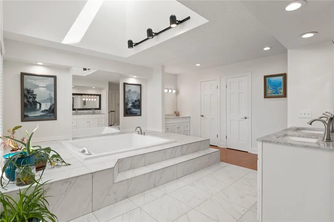 17 Shingle Mill Road, Irondequoit, New York 14609, Irondequoit, New York 14609, 4 Bedrooms Bedrooms, 9 Rooms Rooms,3 BathroomsBathrooms,Residential,Closed,17 Shingle Mill Road, Irondequoit, New York 14609,0,R1628210