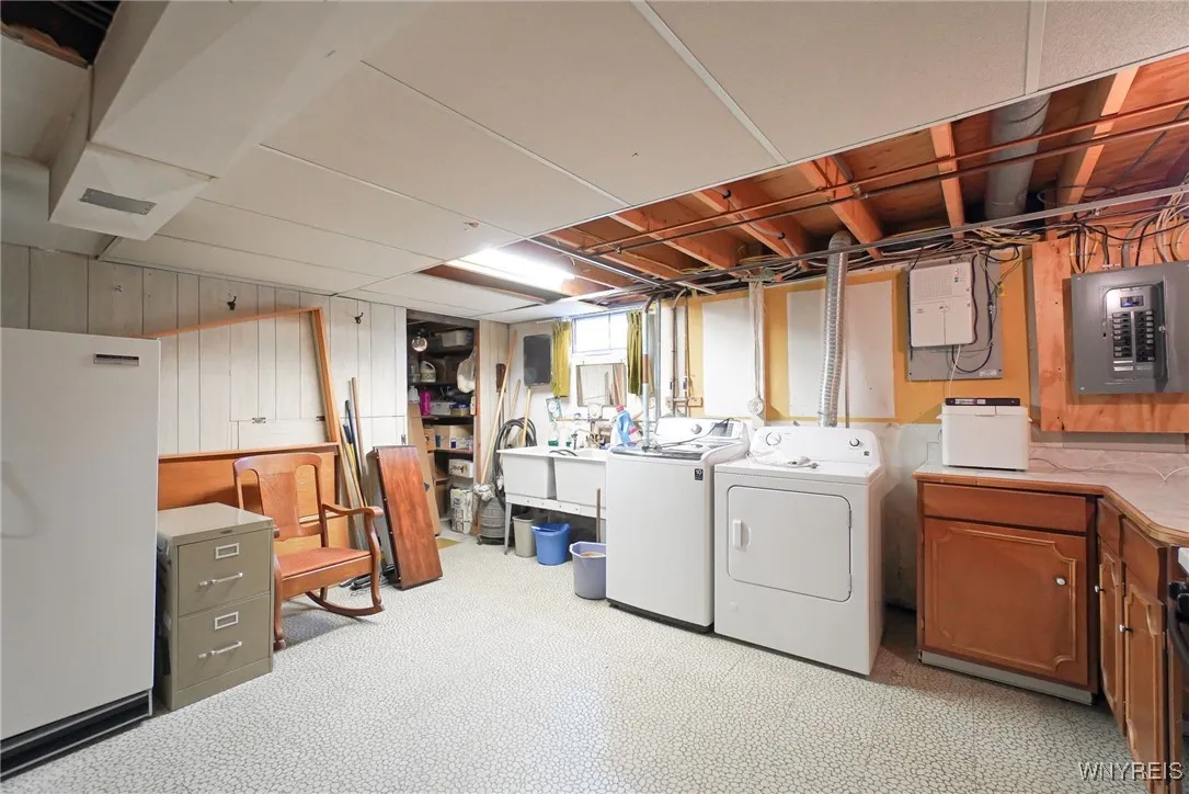 washer and dryer included