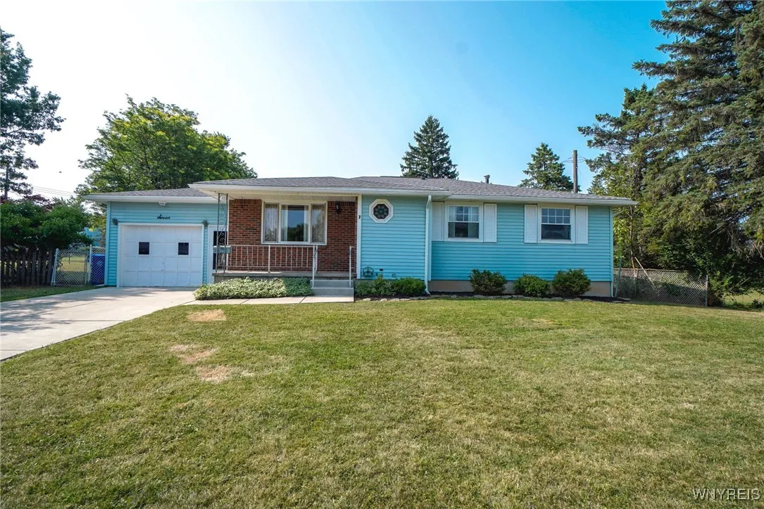 7 Christopher Drive, West Seneca, New York 14224, West Seneca, New York 14224, 2 Bedrooms Bedrooms, 7 Rooms Rooms,2 BathroomsBathrooms,Residential,Closed,7 Christopher Drive, West Seneca, New York 14224,0,B1628003