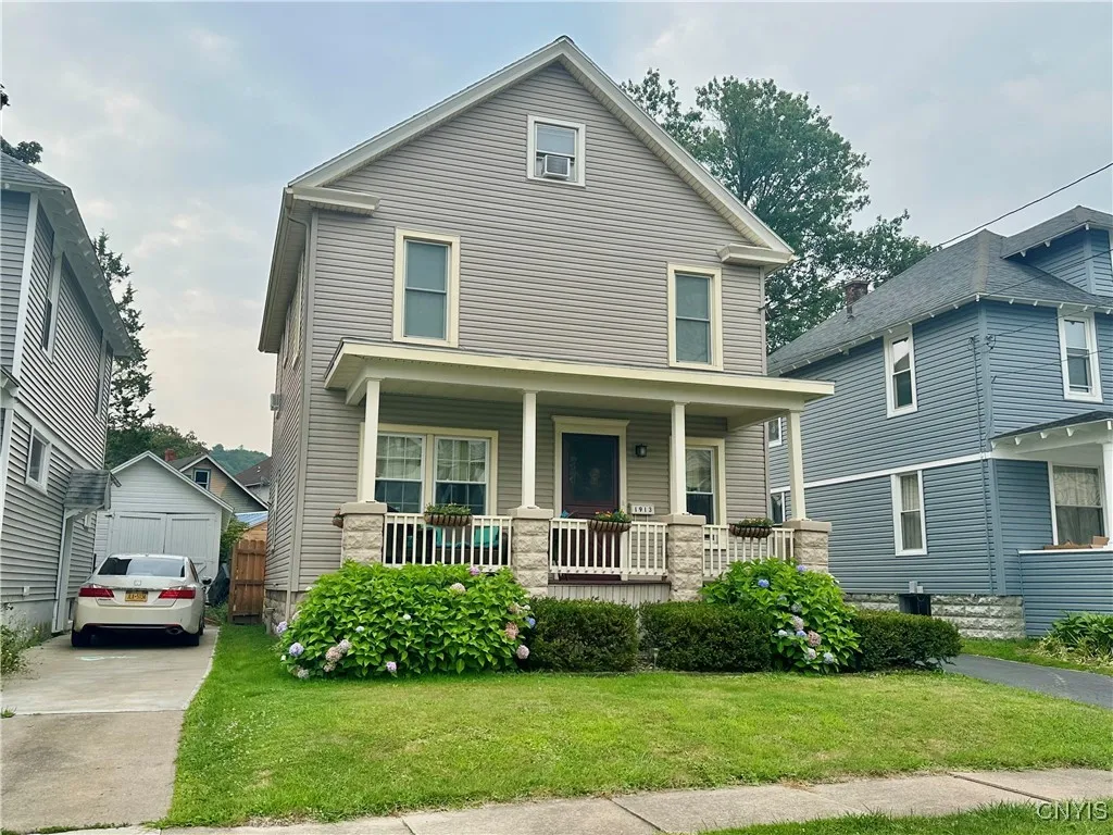 1913 Bradford Avenue, Utica, New York 13501, Utica, New York 13501, 4 Bedrooms Bedrooms, 8 Rooms Rooms,1 BathroomBathrooms,Residential,For Sale,1913 Bradford Avenue, Utica, New York 13501,0,S1629661