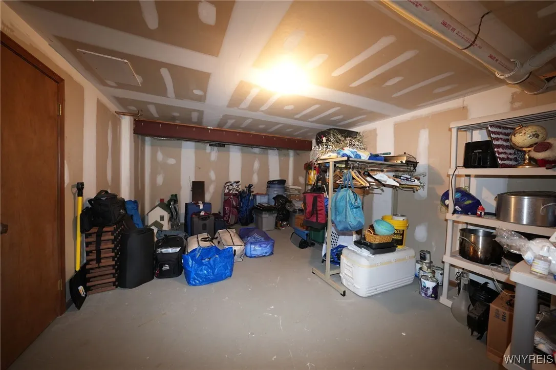 5291 Chestnut Ridge Road E, Orchard Park, New York, Orchard Park, New York 14127, 2 Bedrooms Bedrooms, 5 Rooms Rooms,1 BathroomBathrooms,Residential,For Sale,5291 Chestnut Ridge Road E, Orchard Park, New York,B1629209