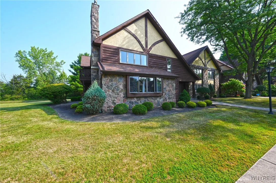 5291 Chestnut Ridge Road E, Orchard Park, New York, Orchard Park, New York 14127, 2 Bedrooms Bedrooms, 5 Rooms Rooms,1 BathroomBathrooms,Residential,For Sale,5291 Chestnut Ridge Road E, Orchard Park, New York,B1629209