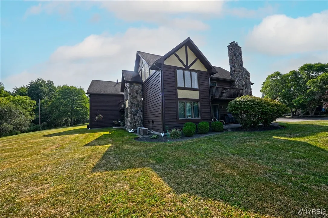 5291 Chestnut Ridge Road E, Orchard Park, New York, Orchard Park, New York 14127, 2 Bedrooms Bedrooms, 5 Rooms Rooms,1 BathroomBathrooms,Residential,For Sale,5291 Chestnut Ridge Road E, Orchard Park, New York,B1629209