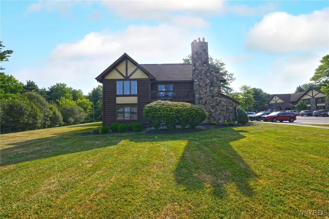 5291 Chestnut Ridge Road E, Orchard Park, New York, Orchard Park, New York 14127, 2 Bedrooms Bedrooms, 5 Rooms Rooms,1 BathroomBathrooms,Residential,For Sale,5291 Chestnut Ridge Road E, Orchard Park, New York,B1629209