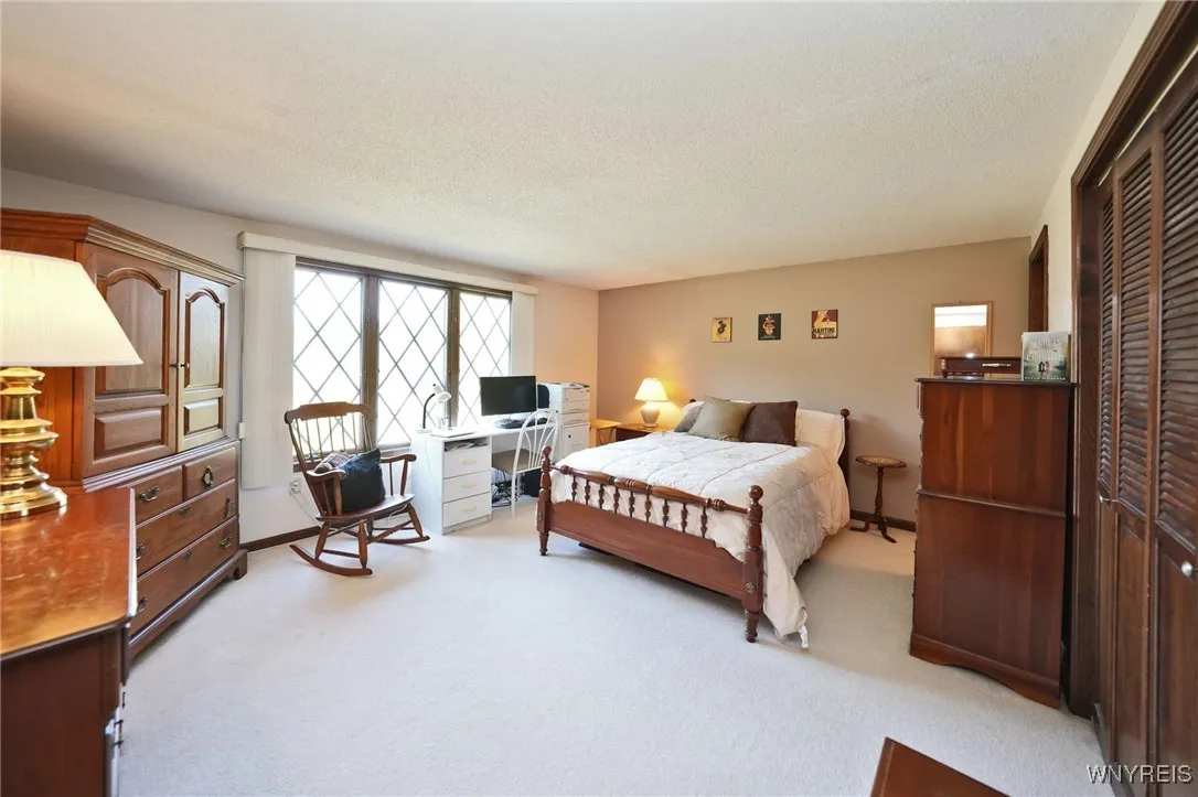 5291 Chestnut Ridge Road E, Orchard Park, New York, Orchard Park, New York 14127, 2 Bedrooms Bedrooms, 5 Rooms Rooms,1 BathroomBathrooms,Residential,For Sale,5291 Chestnut Ridge Road E, Orchard Park, New York,B1629209