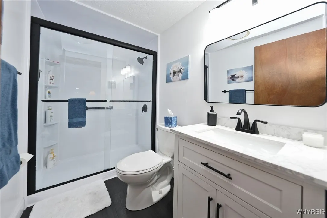 5291 Chestnut Ridge Road E, Orchard Park, New York, Orchard Park, New York 14127, 2 Bedrooms Bedrooms, 5 Rooms Rooms,1 BathroomBathrooms,Residential,For Sale,5291 Chestnut Ridge Road E, Orchard Park, New York,B1629209