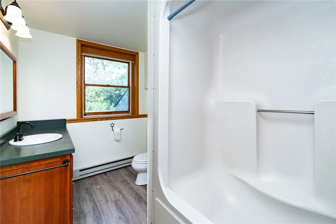 Basement full bathroom