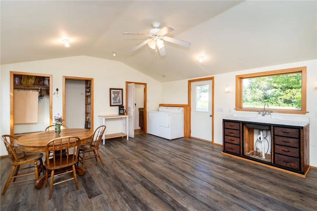 Kitchen/walk-in pantry