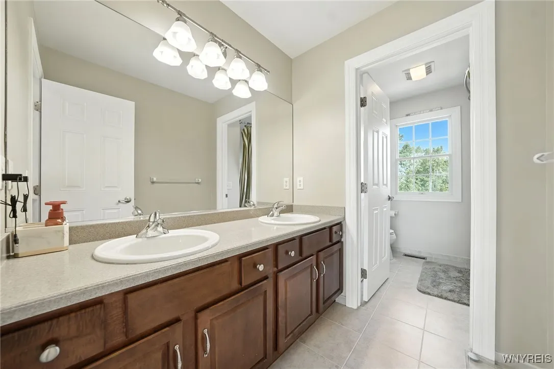 4154 Ridgefield, Hamburg, New York 14075, Hamburg, New York 14075, 4 Bedrooms Bedrooms, 8 Rooms Rooms,2 BathroomsBathrooms,Residential,For Sale,4154 Ridgefield, Hamburg, New York 14075,B1626175
