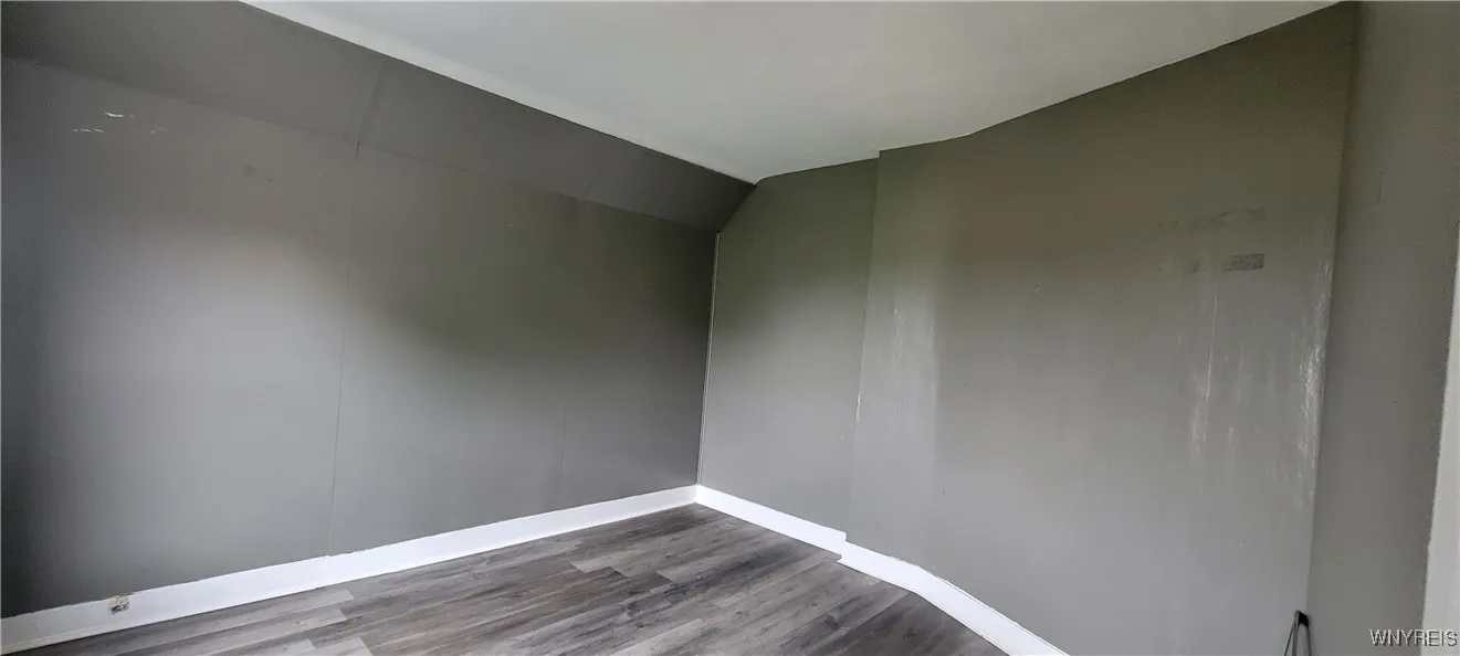105 Kelburn Street, Buffalo, New York 14206, Buffalo, New York 14206, 3 Bedrooms Bedrooms, 6 Rooms Rooms,1 BathroomBathrooms,Residential,For Sale,105 Kelburn Street, Buffalo, New York 14206,B1629176