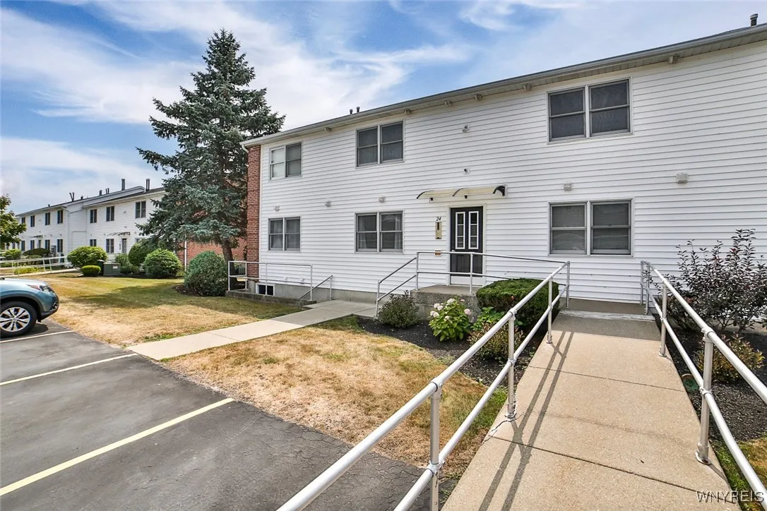 24 Georgian Lane C, Amherst, New York 14221, Amherst, New York 14221, 2 Bedrooms Bedrooms, 5 Rooms Rooms,2 BathroomsBathrooms,Residential,Closed,24 Georgian Lane C, Amherst, New York 14221,0,B1629276