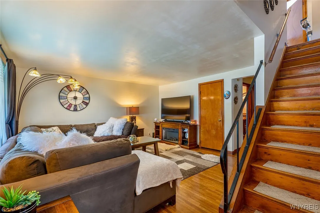 4335 Bailey Avenue, Amherst, New York 14226, Amherst, New York 14226, 3 Bedrooms Bedrooms, 6 Rooms Rooms,1 BathroomBathrooms,Residential,For Sale,4335 Bailey Avenue, Amherst, New York 14226,B1629614