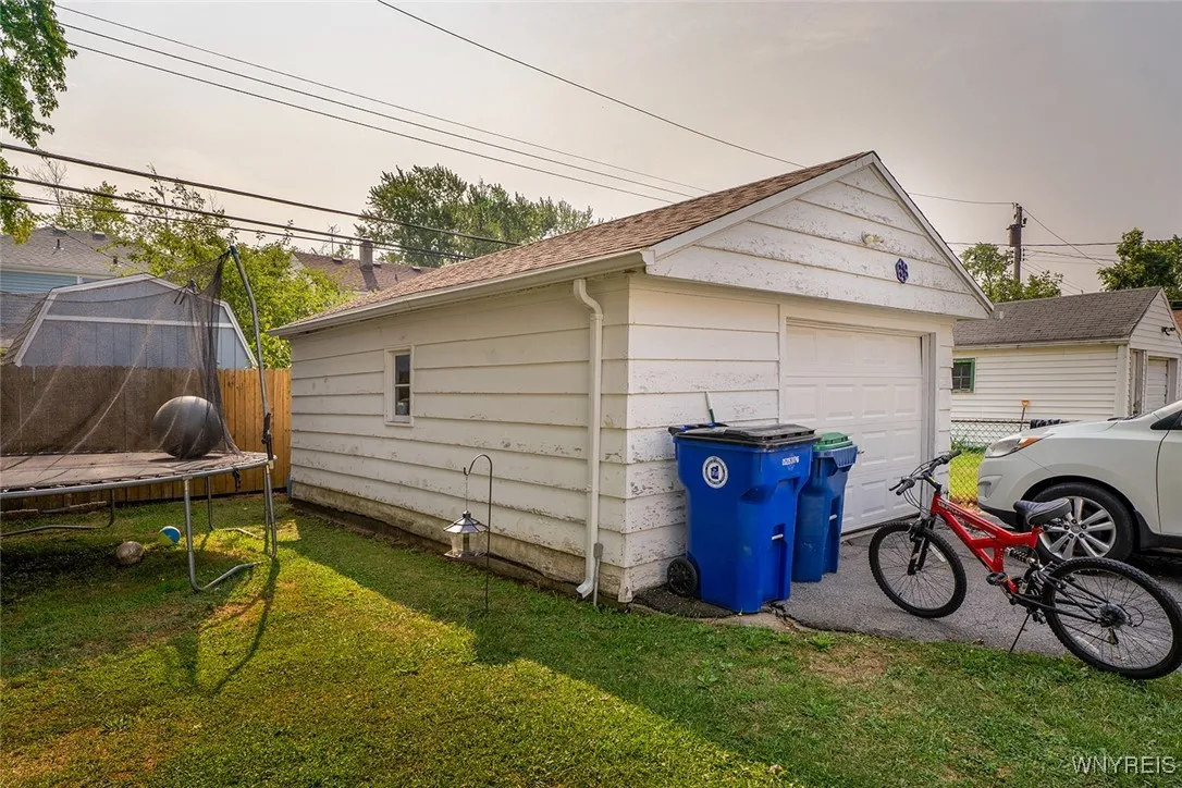 4335 Bailey Avenue, Amherst, New York 14226, Amherst, New York 14226, 3 Bedrooms Bedrooms, 6 Rooms Rooms,1 BathroomBathrooms,Residential,For Sale,4335 Bailey Avenue, Amherst, New York 14226,B1629614