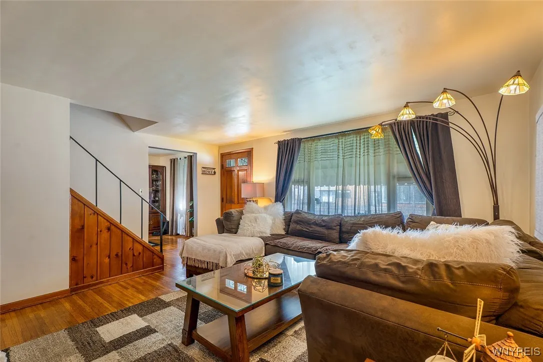 4335 Bailey Avenue, Amherst, New York 14226, Amherst, New York 14226, 3 Bedrooms Bedrooms, 6 Rooms Rooms,1 BathroomBathrooms,Residential,For Sale,4335 Bailey Avenue, Amherst, New York 14226,B1629614